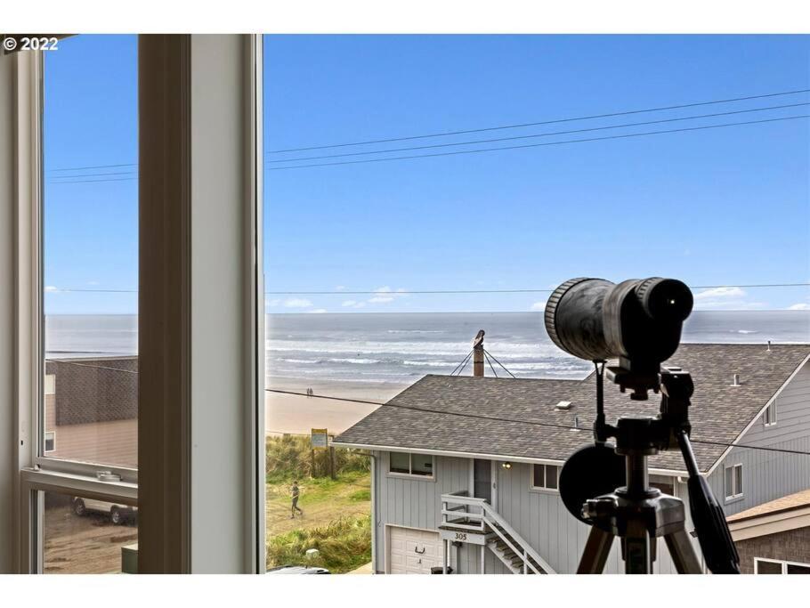 Rockaway Oceanview Condo,Steps To The Beach & Downtown,W&D, Wifi 락커웨이비치 외부 사진